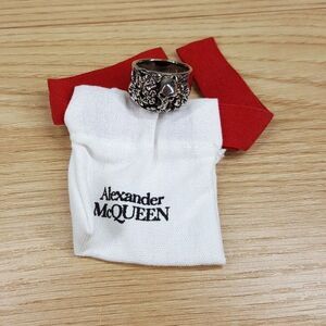 ALEXANDER MCQUEEN Jewelry Mens Size 10 / 21 Ring Silver Floral Skull $350